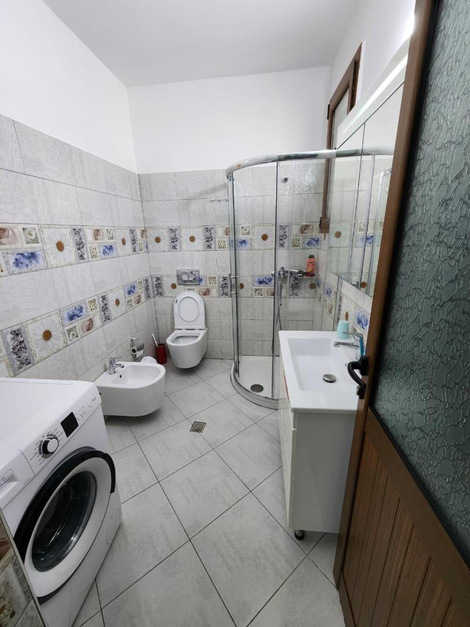 Private Room On A Shared Apartament Near Durres Beach Εξωτερικό φωτογραφία